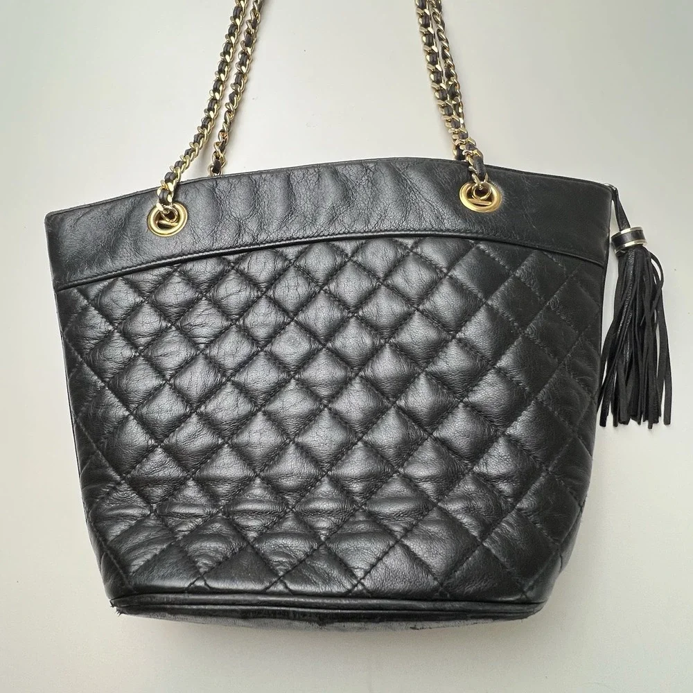 Koret Vintage Black Leather Quilted Shoulder Handbag Tassel Chain Straps
